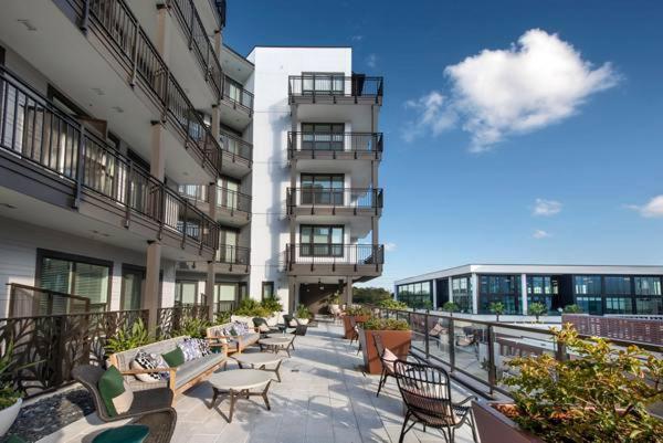 Guest house Entire Modern Luxury 1-1 Near Airport-downtown Tampa